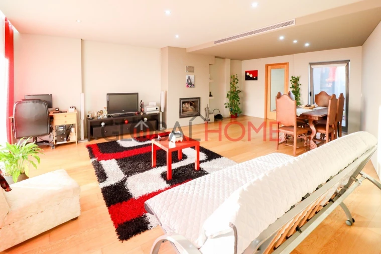 Moradia T3 para Venda em São Felix da Marinha Foto 6