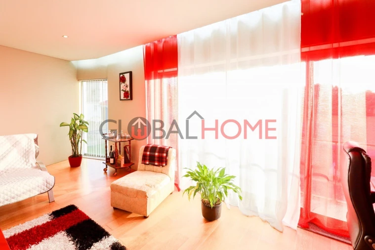 Moradia T3 para Venda em São Felix da Marinha Foto 9