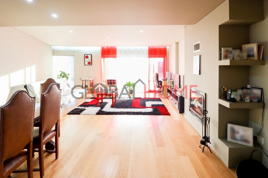 Moradia T3 para Venda em São Felix da Marinha Foto 5