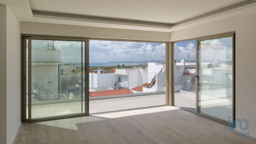 Apartamento T3 para Venda em Alvor Foto 2