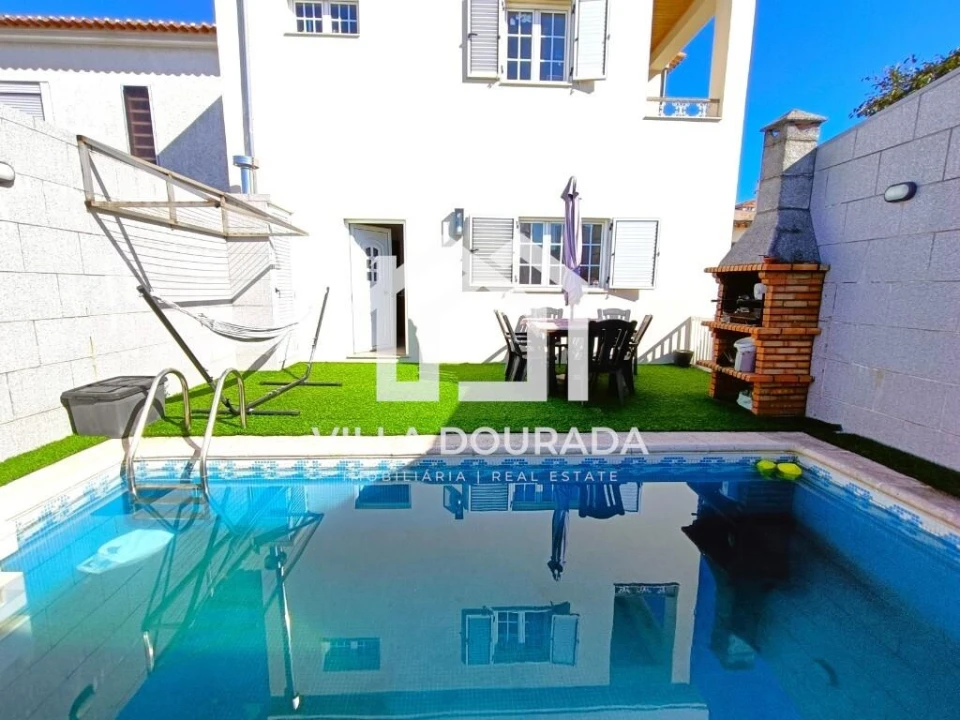 Moradia T3 para Venda em Ramalde Foto 1