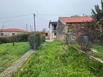 Moradia T3 para Venda em Constantim e Vale de Nogueiras