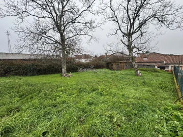 Moradia T3 para Venda em Constantim e Vale de Nogueiras