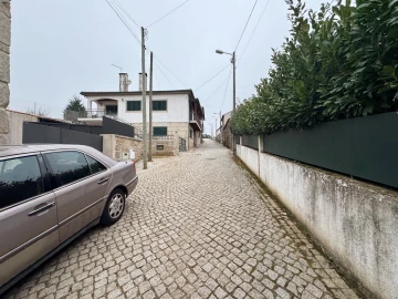 Moradia T3 para Venda em Constantim e Vale de Nogueiras