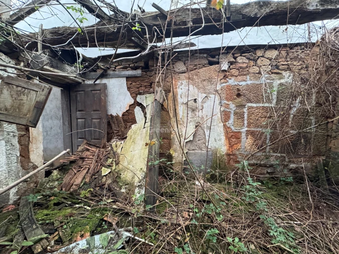 Moradia T3 para Venda em Constantim e Vale de Nogueiras Foto 22