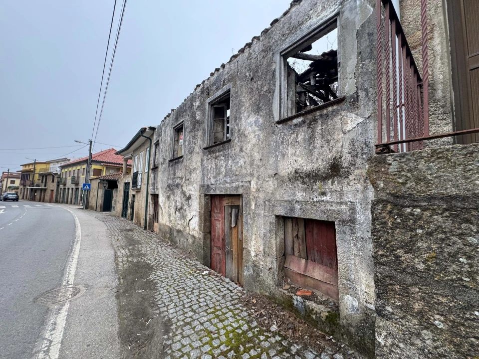 Moradia T3 para Venda em Constantim e Vale de Nogueiras Foto 1