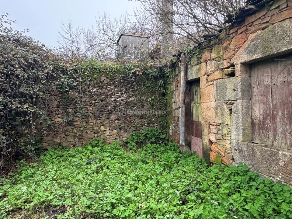 Moradia T3 para Venda em Constantim e Vale de Nogueiras Foto 13