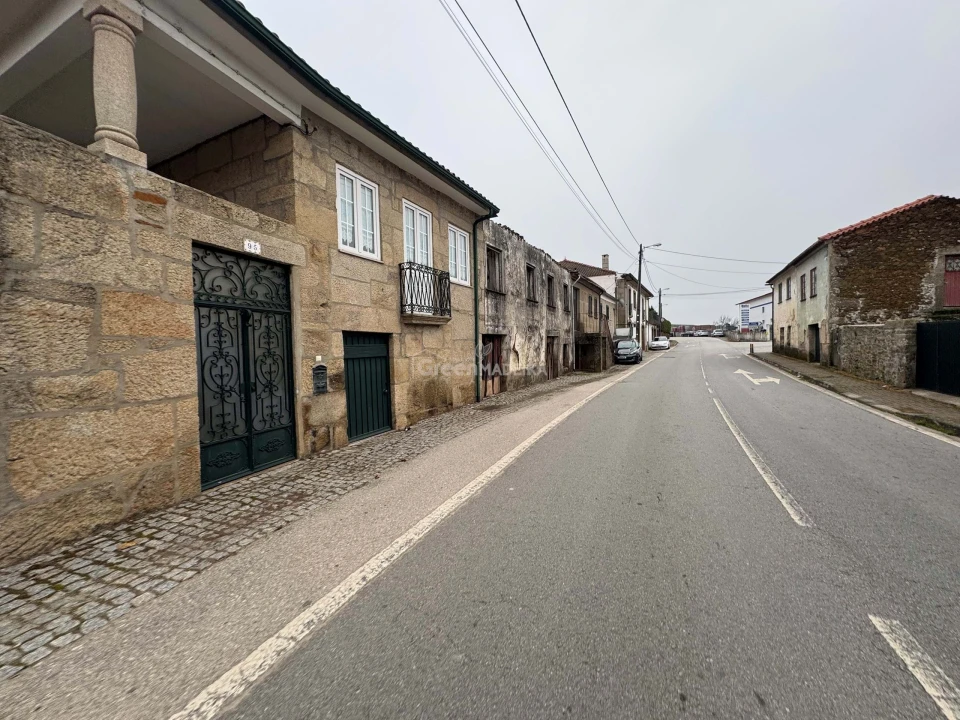 Moradia T3 para Venda em Constantim e Vale de Nogueiras Foto 2