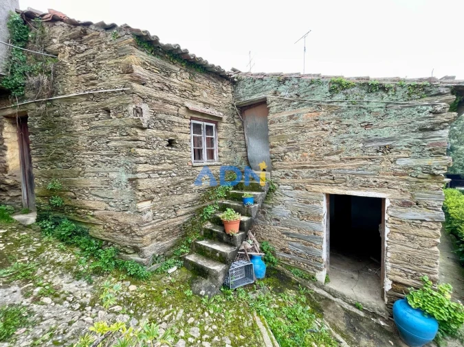 Moradia T4 para Venda em Cebolais de Cima e Retaxo Foto 15