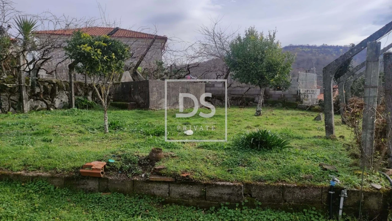 Moradia T2 para Venda em Campelo e Ovil Foto 3