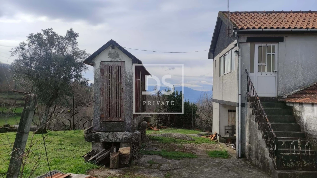 Moradia T2 para Venda em Campelo e Ovil Foto 2