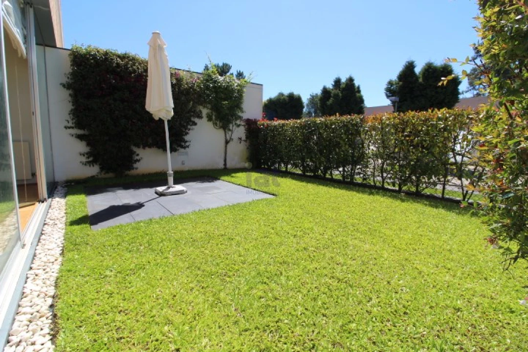 Moradia T4 para Venda em Gemeses Foto 8