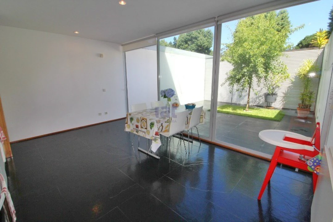 Moradia T4 para Venda em Gemeses Foto 12