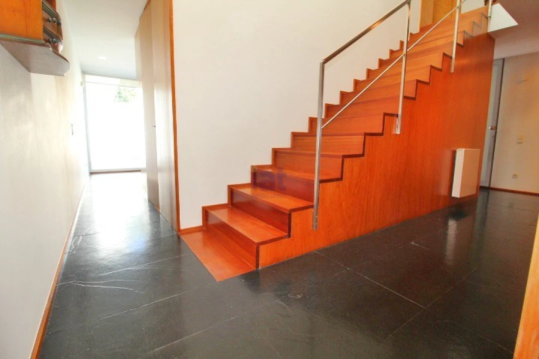 Moradia T4 para Venda em Gemeses Foto 15