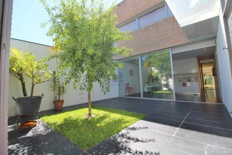 Moradia T4 para Venda em Gemeses Foto 13