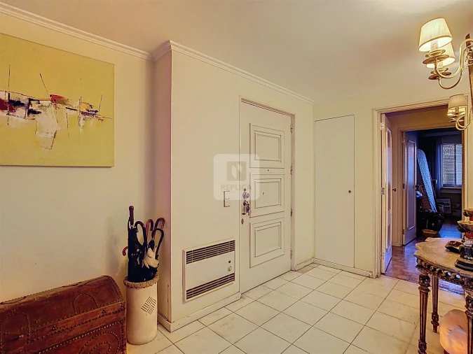 Apartamento T4 para Venda em Lordelo do Ouro e Massarelos Foto 5