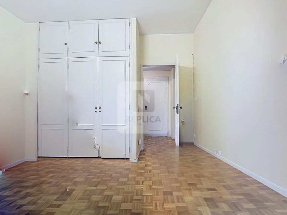 Apartamento T4 para Venda em Lordelo do Ouro e Massarelos Foto 42