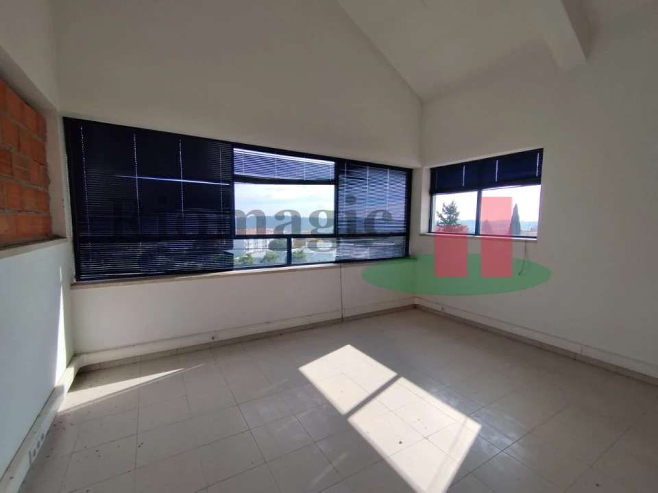 Armazém para Venda em Alcanena e Vila Moreira Foto 30