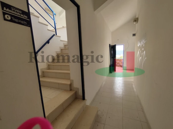 Armazém para Venda em Alcanena e Vila Moreira Foto 13