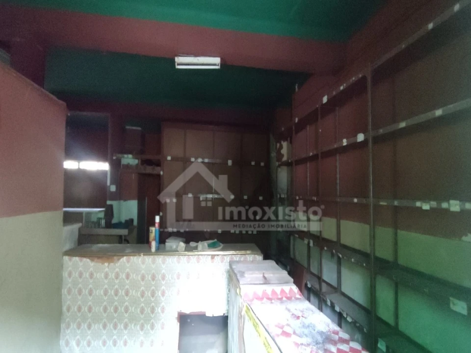 Moradia T5 para Venda em Chãos Foto 3