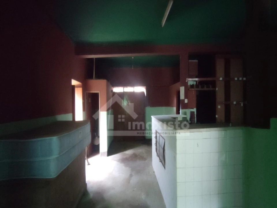 Moradia T5 para Venda em Chãos Foto 4