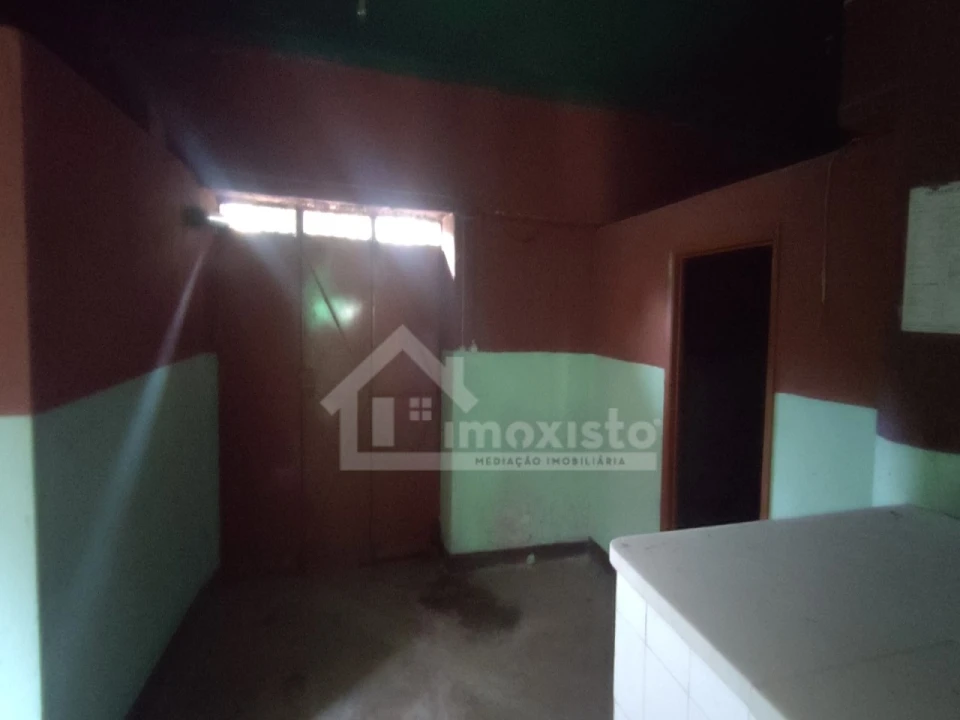 Moradia T5 para Venda em Chãos Foto 6