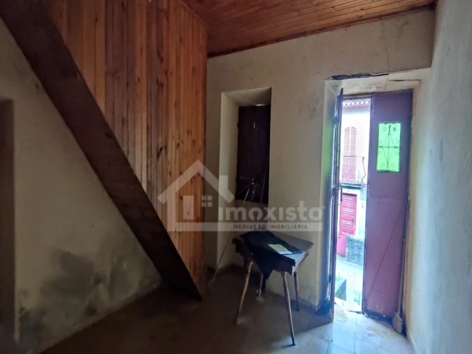 Moradia T5 para Venda em Chãos Foto 2