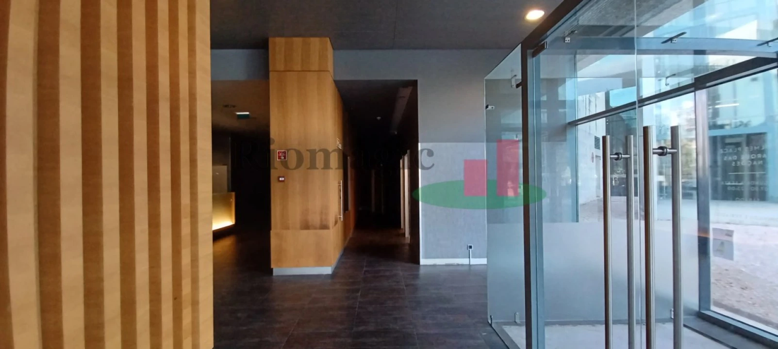 Loja para Arrendamento em Parque das Nações Foto 1