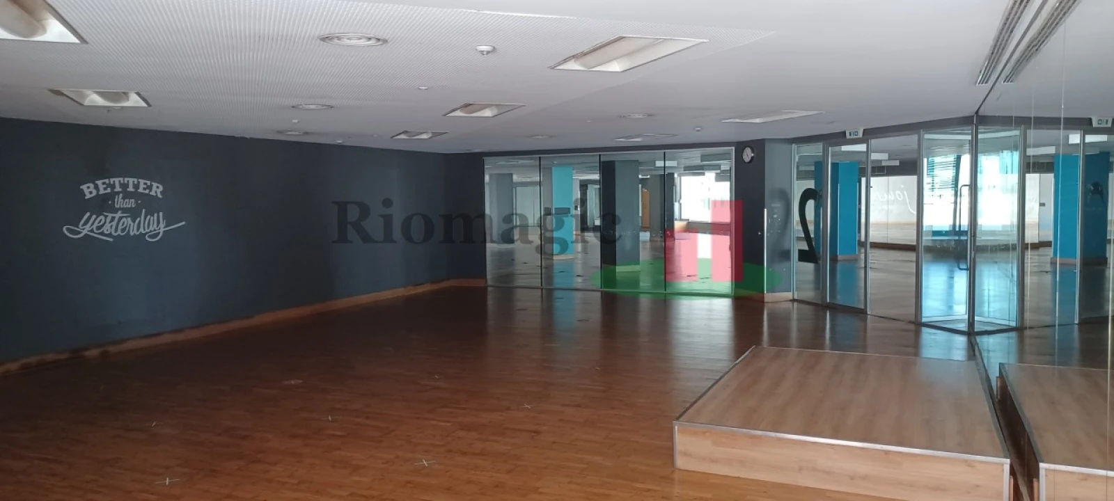 Loja para Venda em Parque das Nações Foto 22