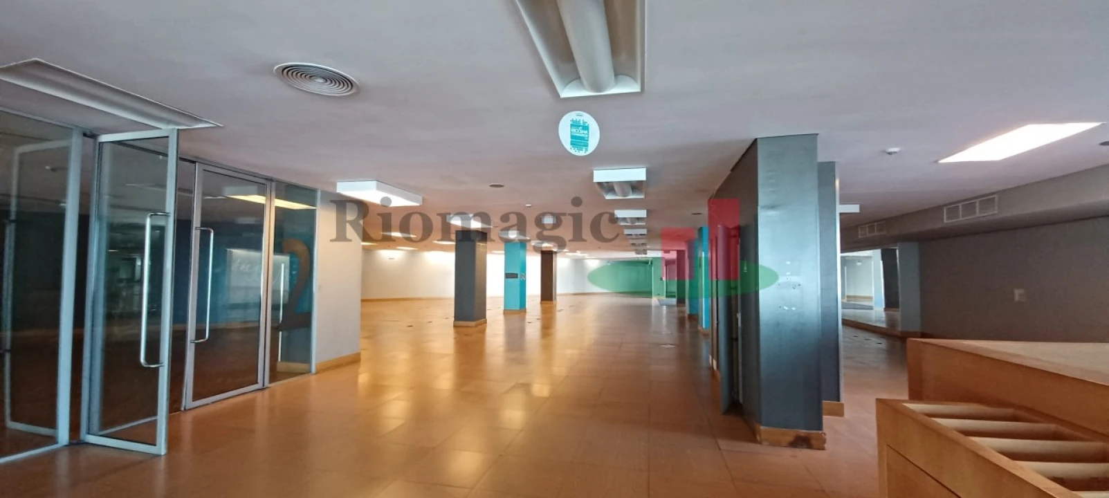 Loja para Venda em Parque das Nações Foto 28