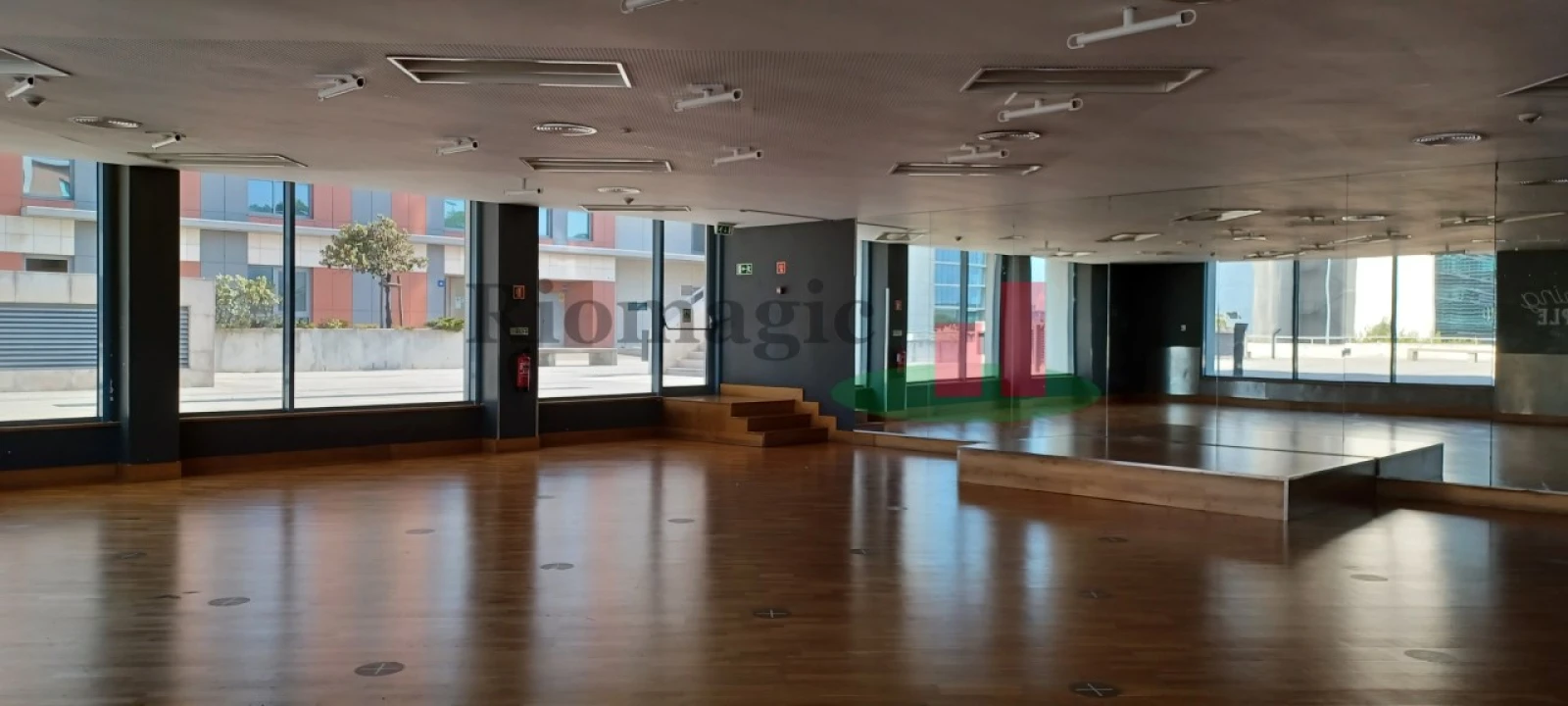 Loja para Venda em Parque das Nações Foto 29