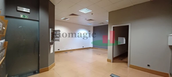 Loja para Venda em Parque das Nações