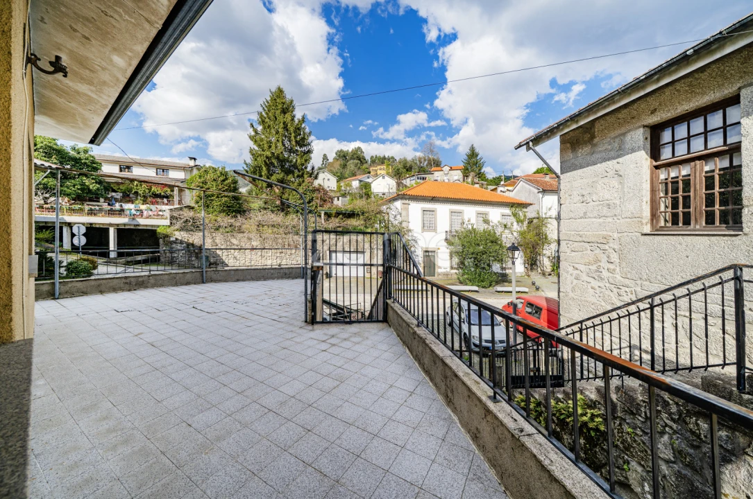 Moradia T5 para Venda em Bouro (Santa Maria) Foto 33