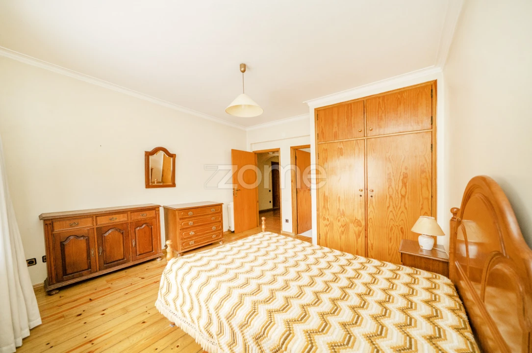 Moradia T5 para Venda em Bouro (Santa Maria) Foto 30