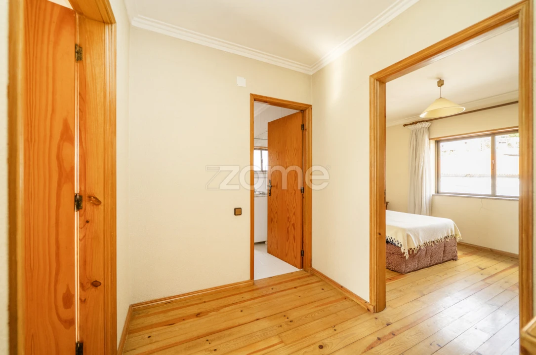 Moradia T5 para Venda em Bouro (Santa Maria) Foto 47