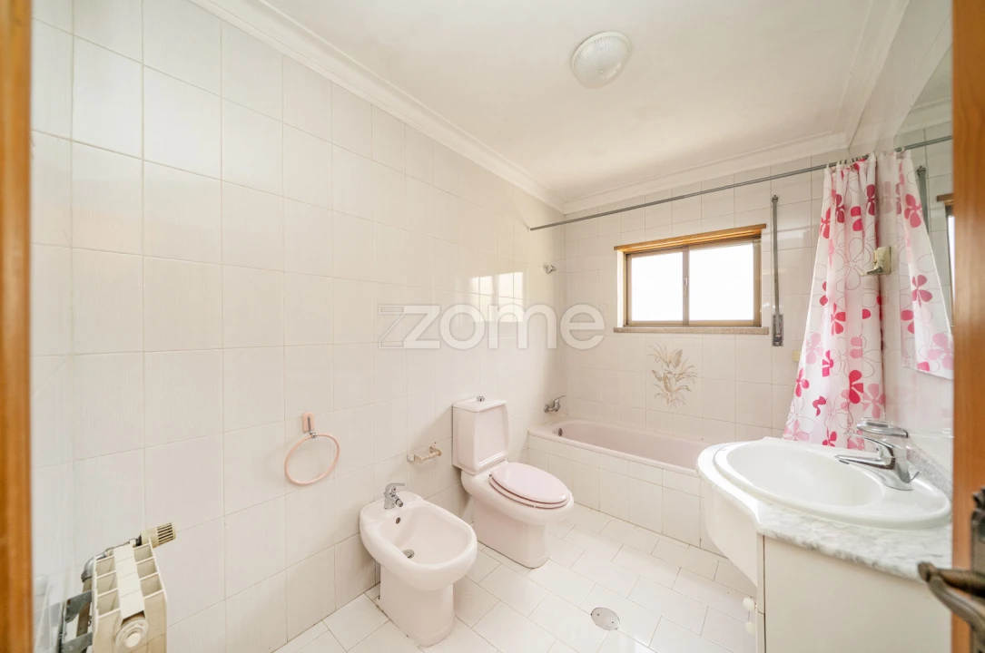 Moradia T5 para Venda em Bouro (Santa Maria) Foto 46