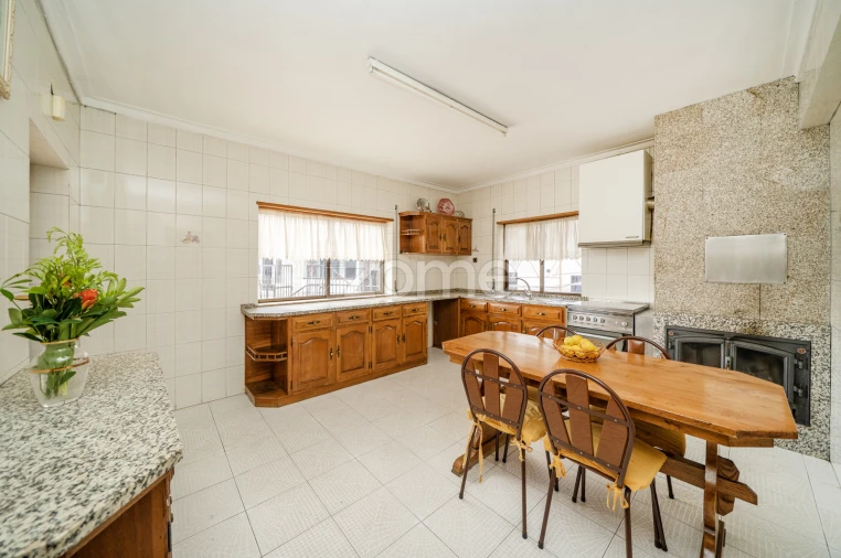 Moradia T5 para Venda em Bouro (Santa Maria) Foto 10