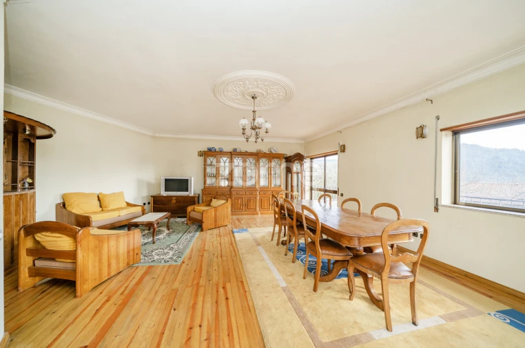 Moradia T5 para Venda em Bouro (Santa Maria) Foto 15