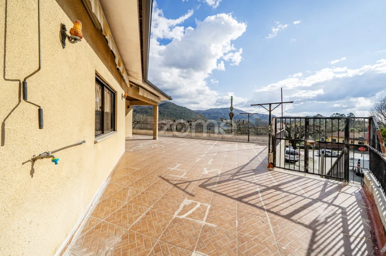 Moradia T5 para Venda em Bouro (Santa Maria) Foto 53