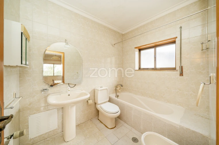 Moradia T5 para Venda em Bouro (Santa Maria) Foto 32