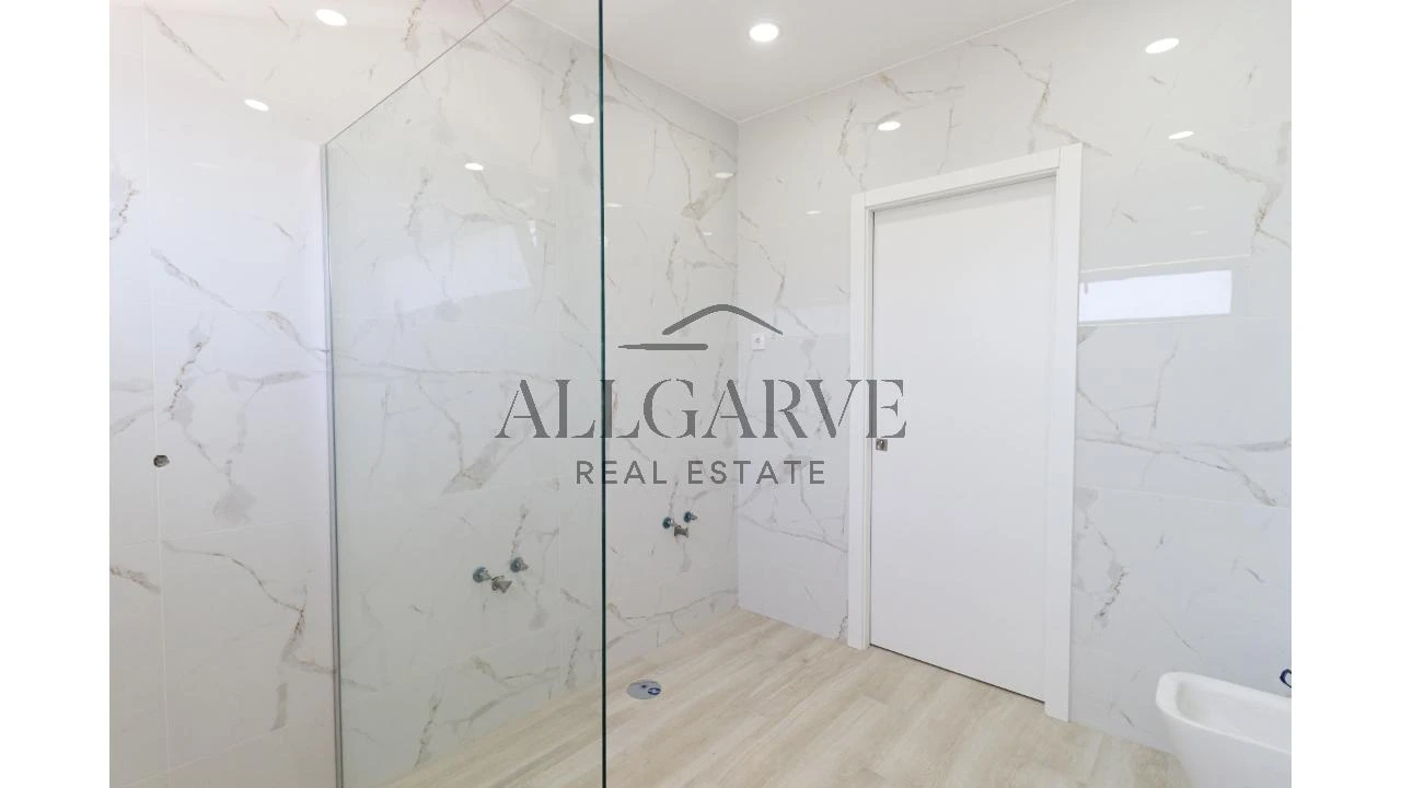 Moradia T3 para Venda em Portimão Foto 27