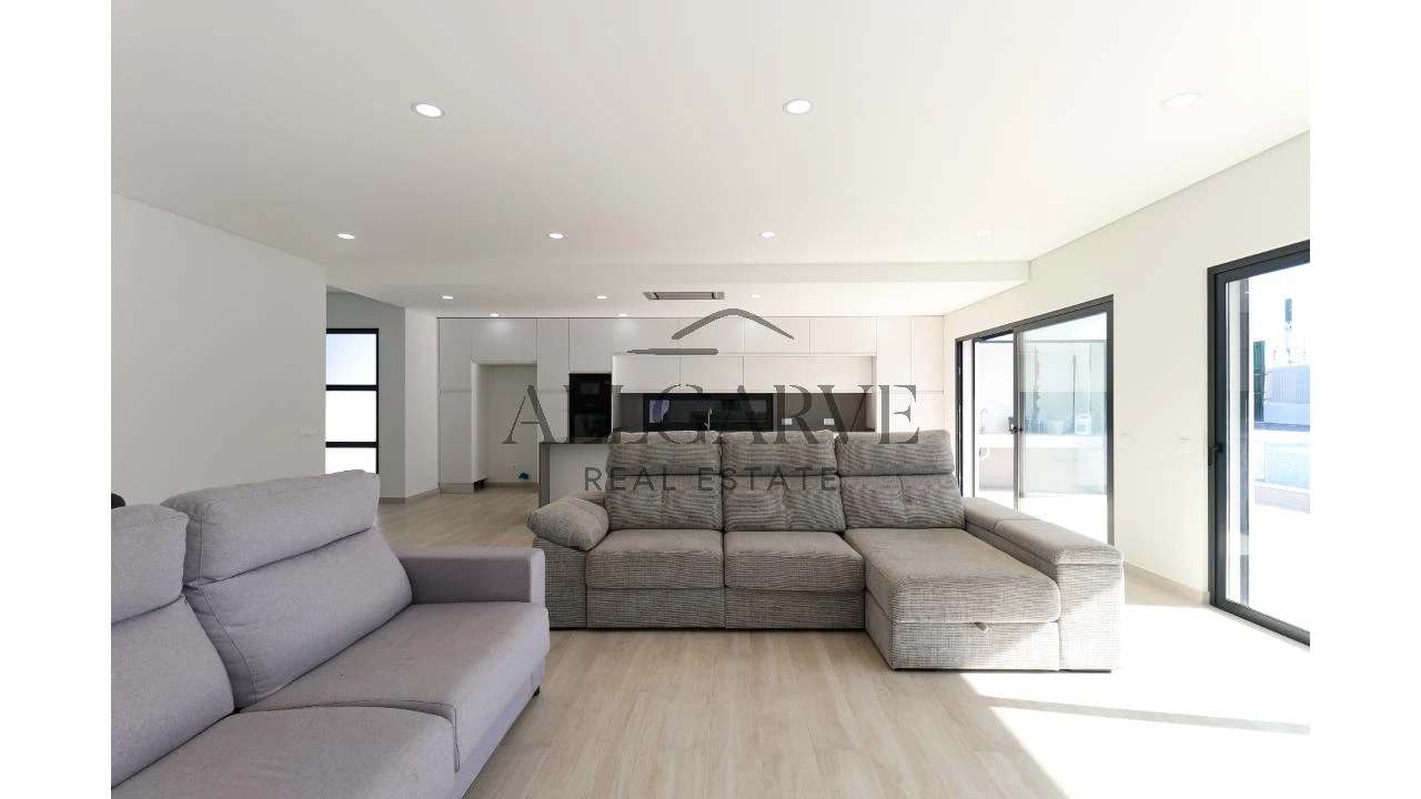 Moradia T3 para Venda em Portimão Foto 8