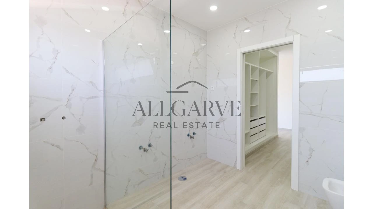 Moradia T3 para Venda em Portimão Foto 28