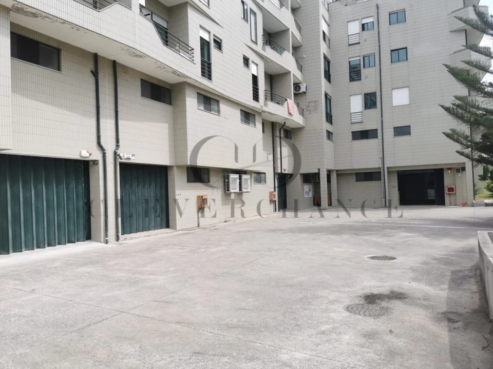 Armazém para Venda em São Felix da Marinha Foto 4