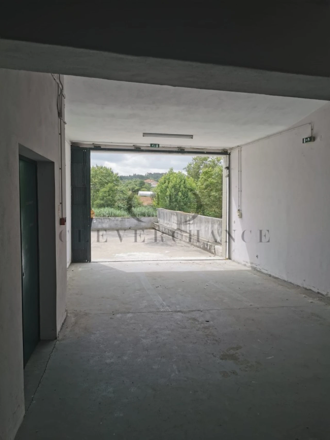 Armazém para Arrendamento em São Felix da Marinha Foto 3