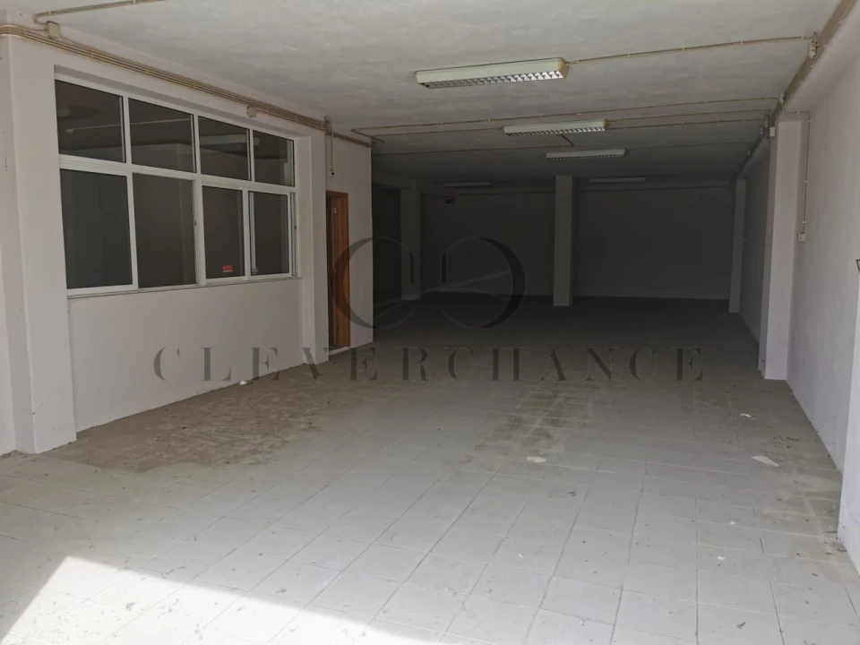 Armazém para Arrendamento em São Felix da Marinha Foto 5