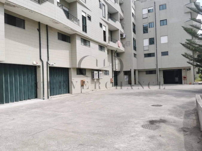 Armazém para Arrendamento em São Felix da Marinha Foto 4