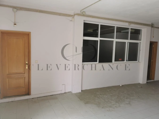 Armazém para Arrendamento em São Felix da Marinha Foto 21