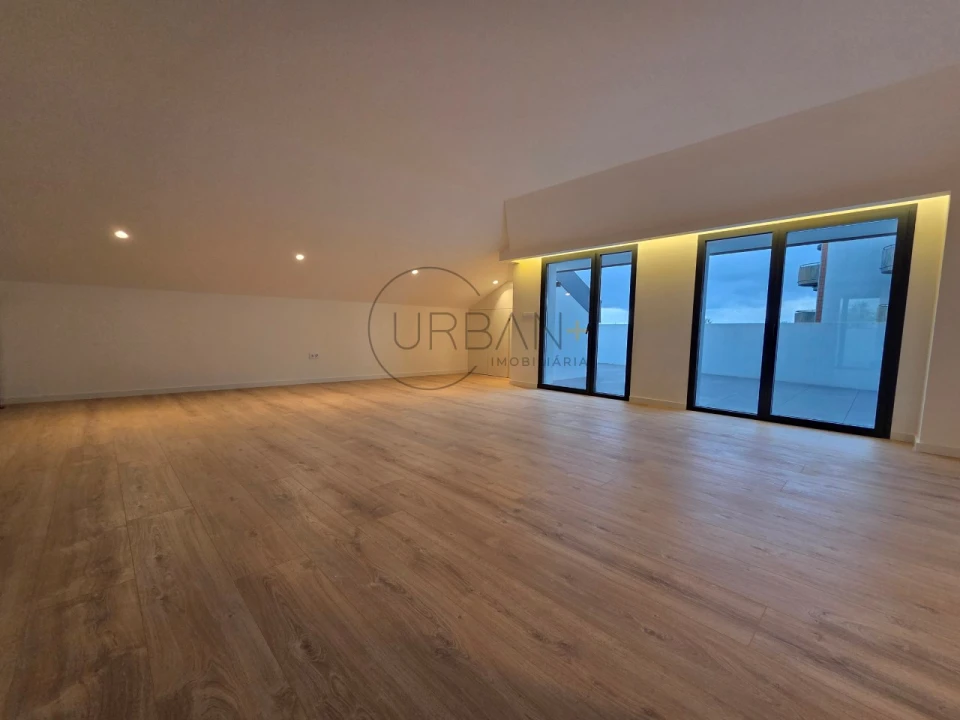 Apartamento T2 para Venda em Repeses e São Salvador Foto 17