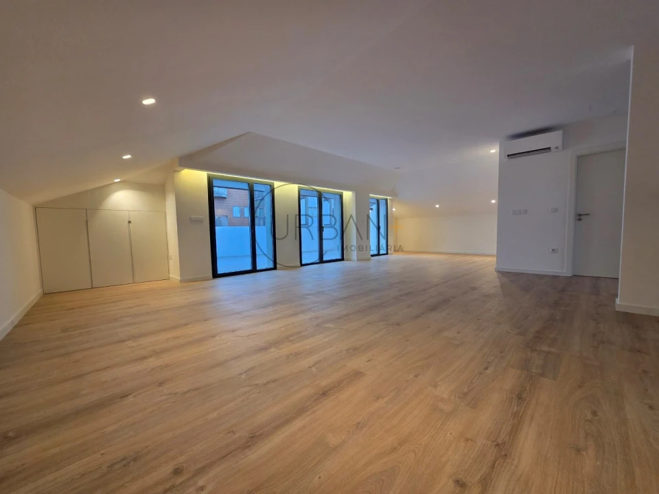 Apartamento T2 para Venda em Repeses e São Salvador Foto 18